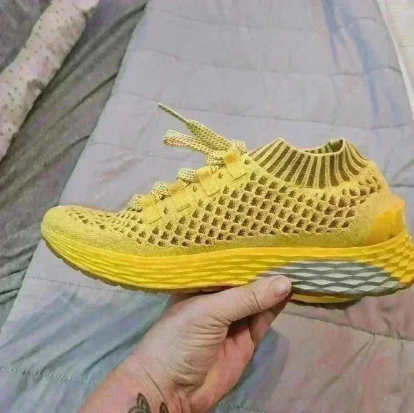 Nobull Size M 8 W 9.5. Color Lemon Drop - Picture 10 of 15